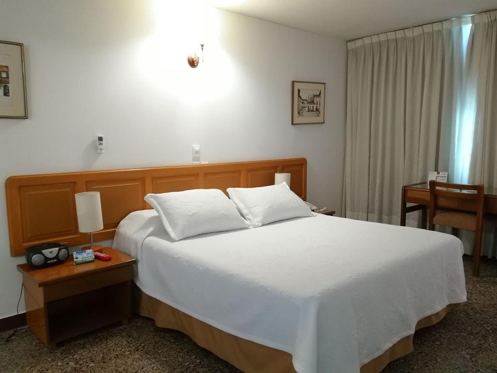 Hotel Villavicencio Plaza Eksteriør bilde