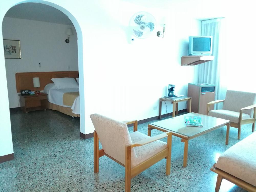 Hotel Villavicencio Plaza Eksteriør bilde