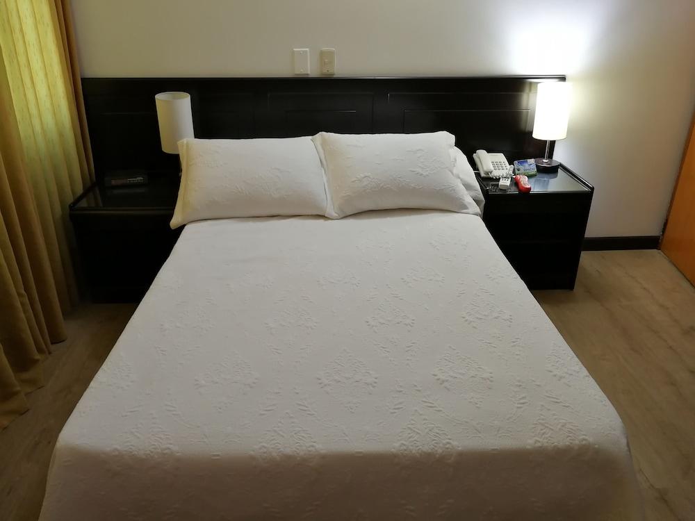 Hotel Villavicencio Plaza Eksteriør bilde