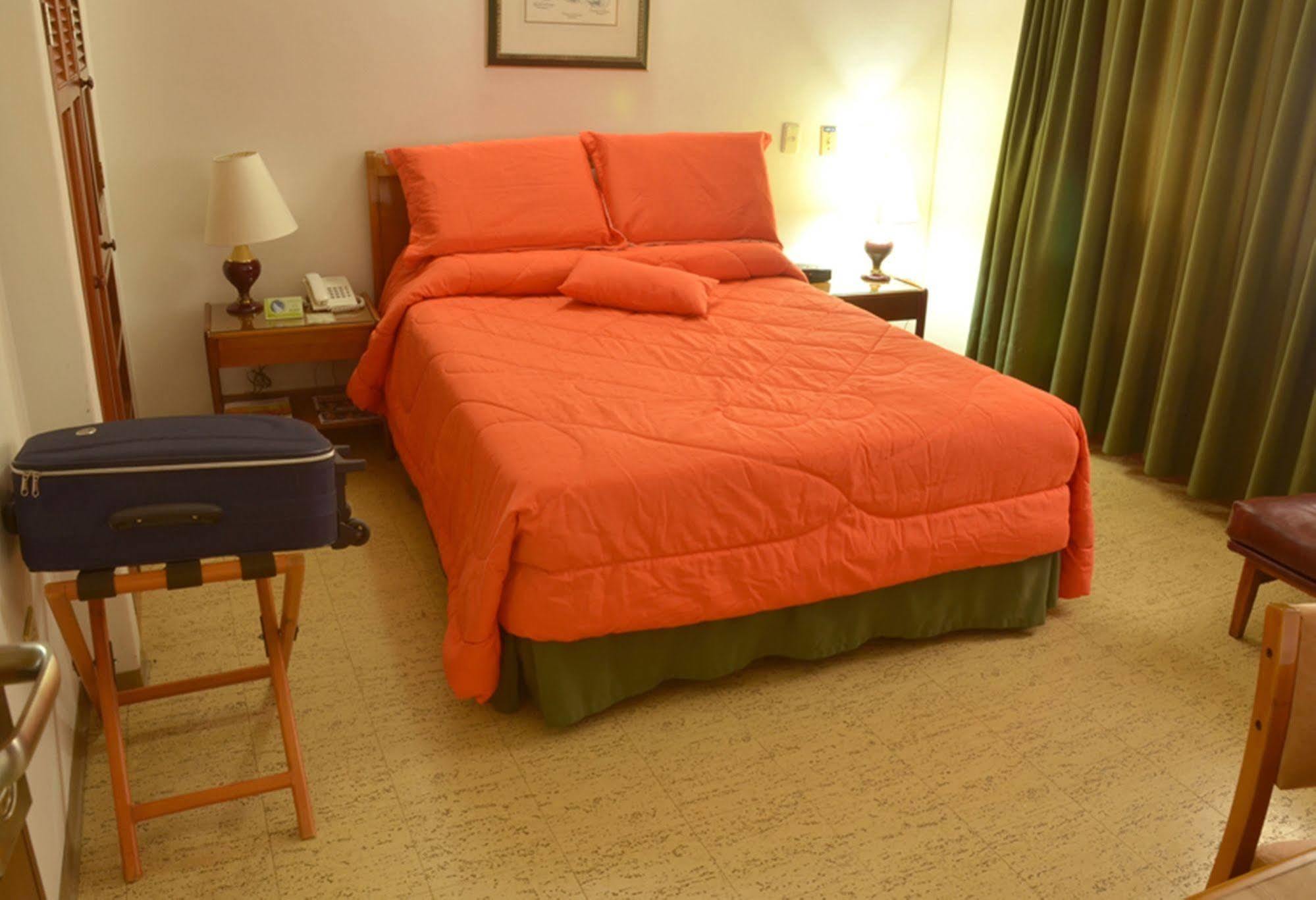 Hotel Villavicencio Plaza Eksteriør bilde