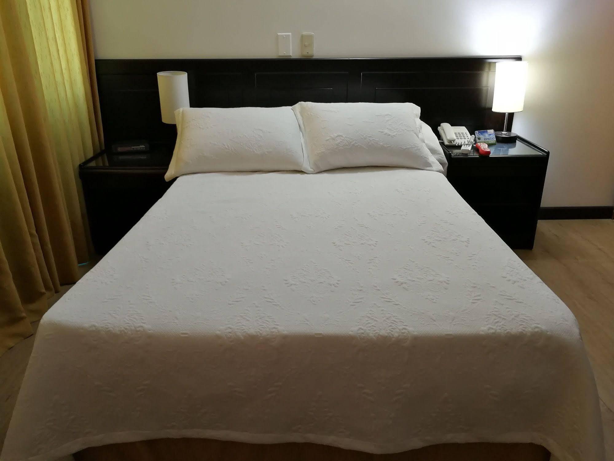 Hotel Villavicencio Plaza Eksteriør bilde