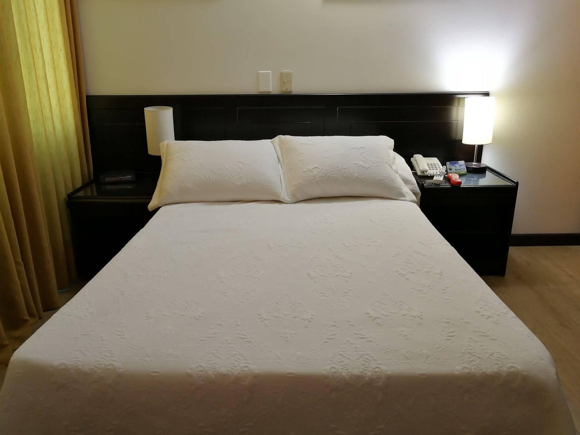 Hotel Villavicencio Plaza Eksteriør bilde