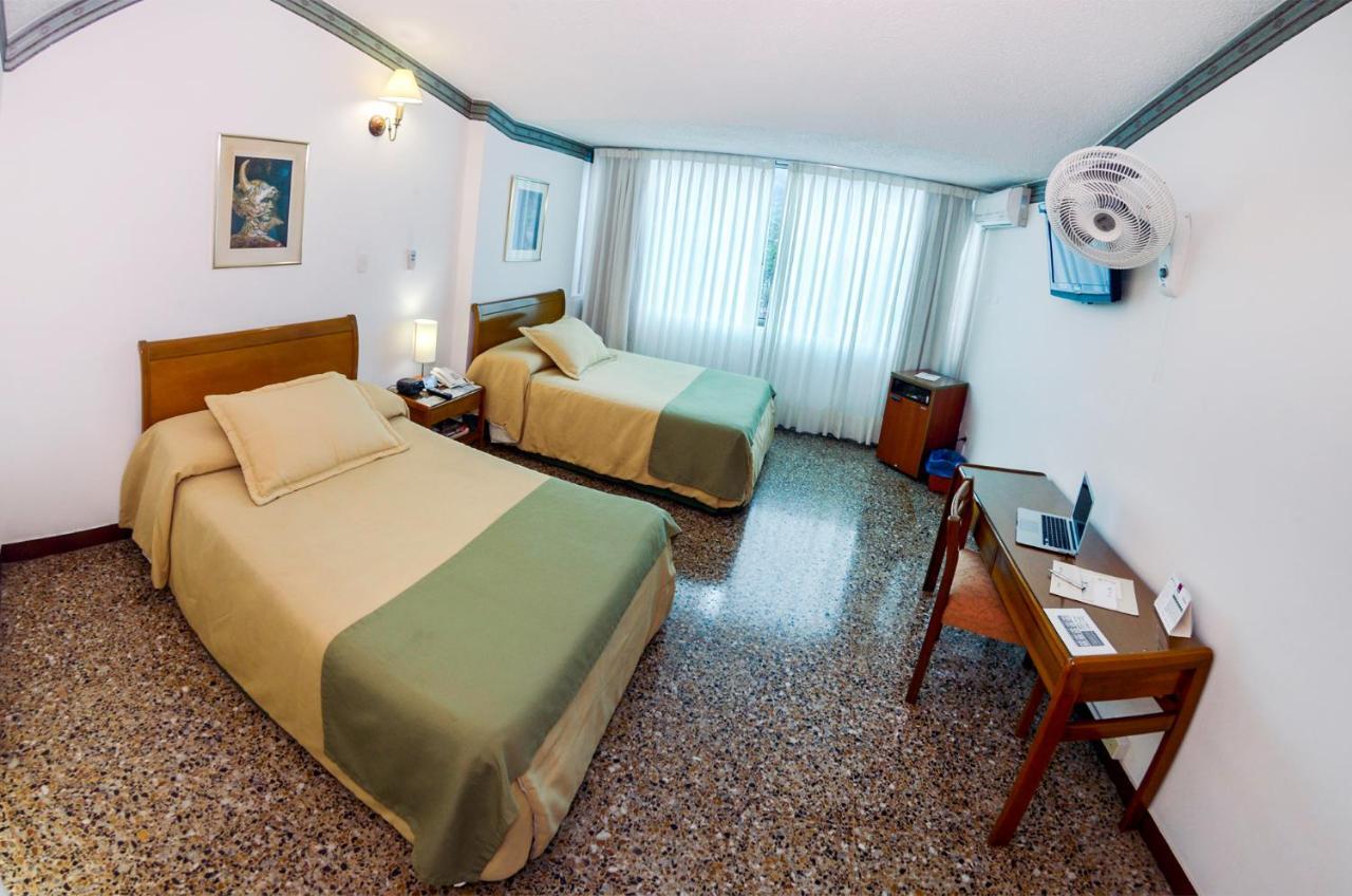 Hotel Villavicencio Plaza Eksteriør bilde
